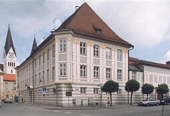 Pater-Philipp-Jeningen-Platz 3